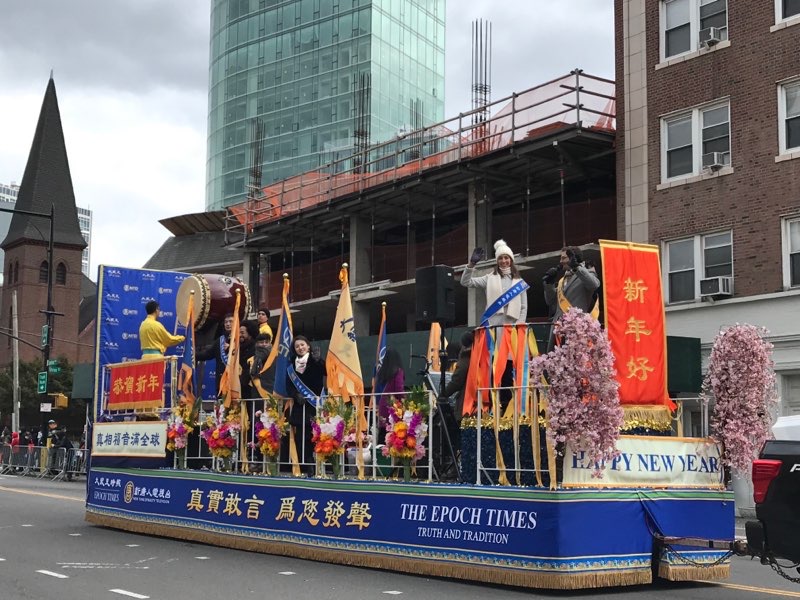 中共红旗“偃旗息鼓” 纽约民众拍手称快 6 IMG 7707
